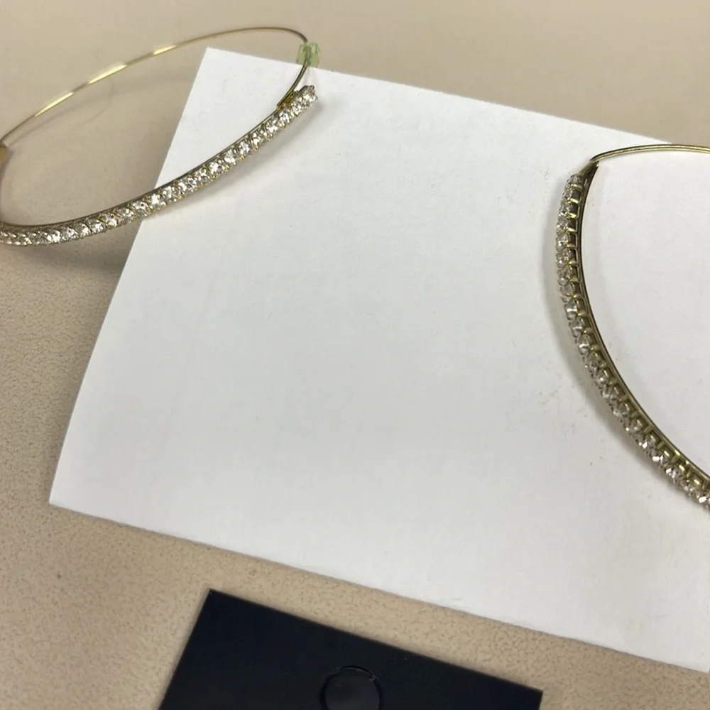 NWT Guess/Marciano Earrings - Picture 3 of 6